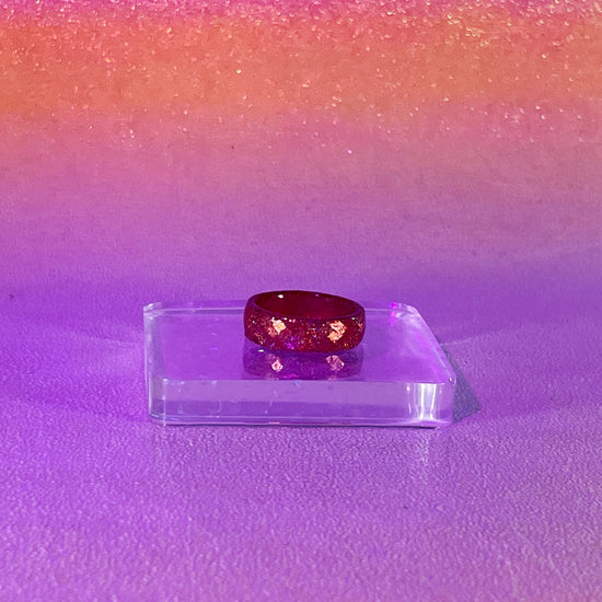 Faceted Ring Bands - Midnight Studio Holographic Red / 6 Rings